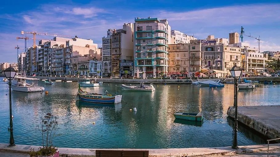 Central Sliema 2Br Stay With Private Balcony By 360 Estates