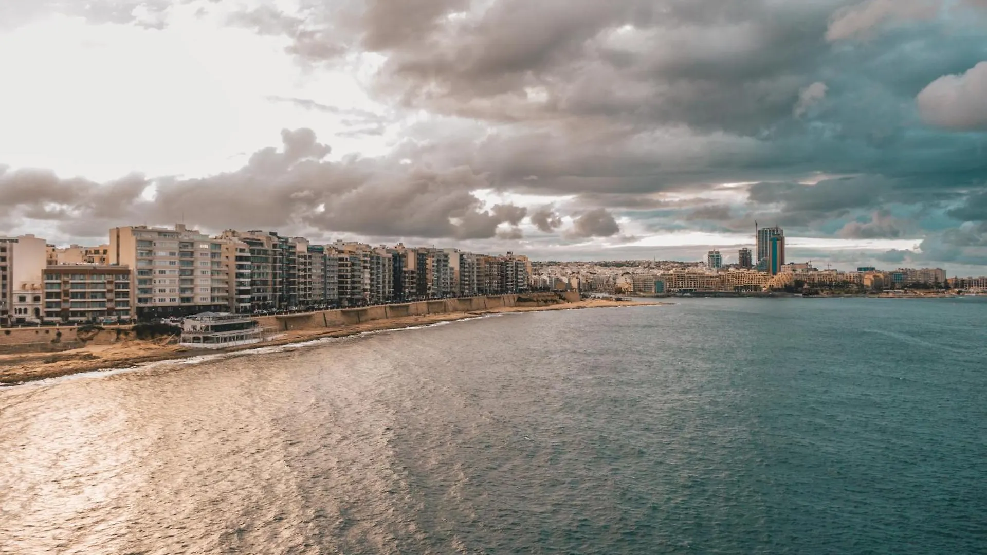Central Sliema 2Br Stay With Private Balcony By 360 Estates Malta