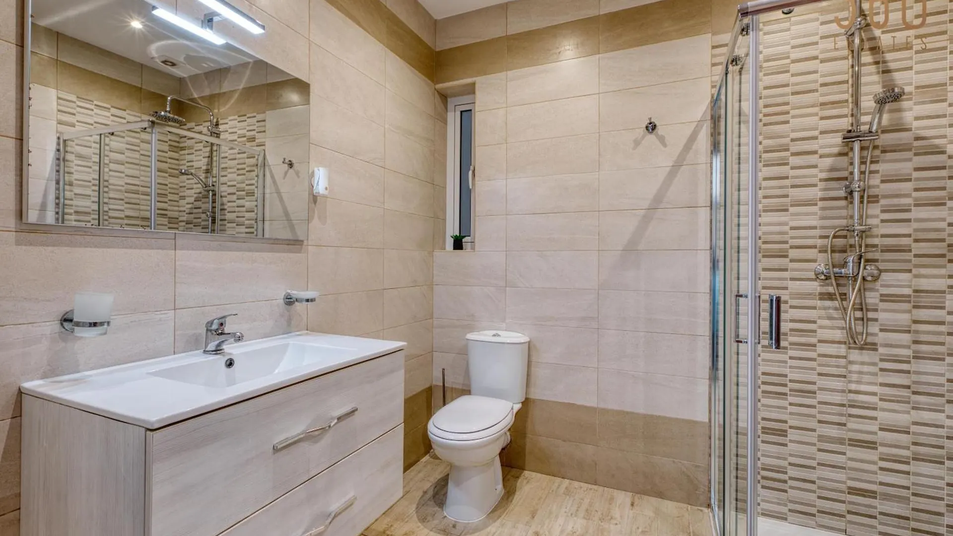 Central Sliema 2Br Stay With Private Balcony By 360 Estates 0*,  Malta